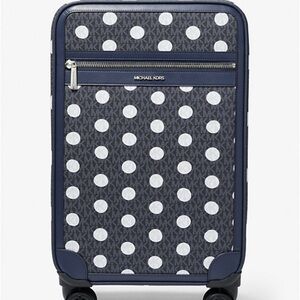 Michael Kors Navy and White Travel Ready Bundle